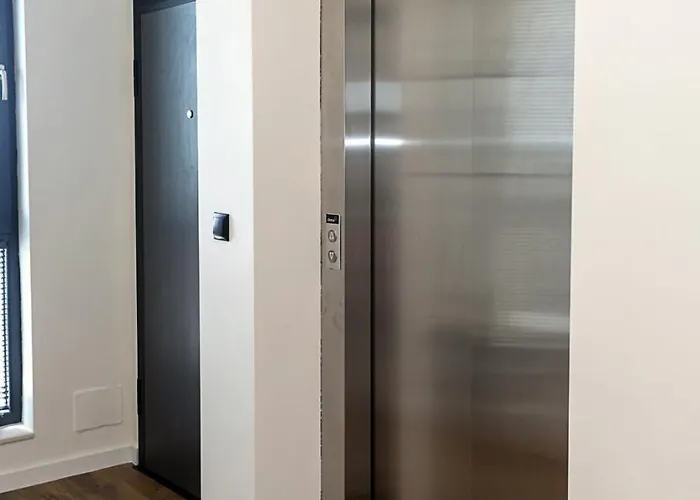 Cozy & Bright 2-br Flat Next To Grand Mall By Flat Mаnаger Апартамент Варна